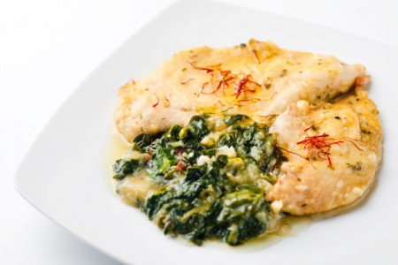 Pollo al azafrán